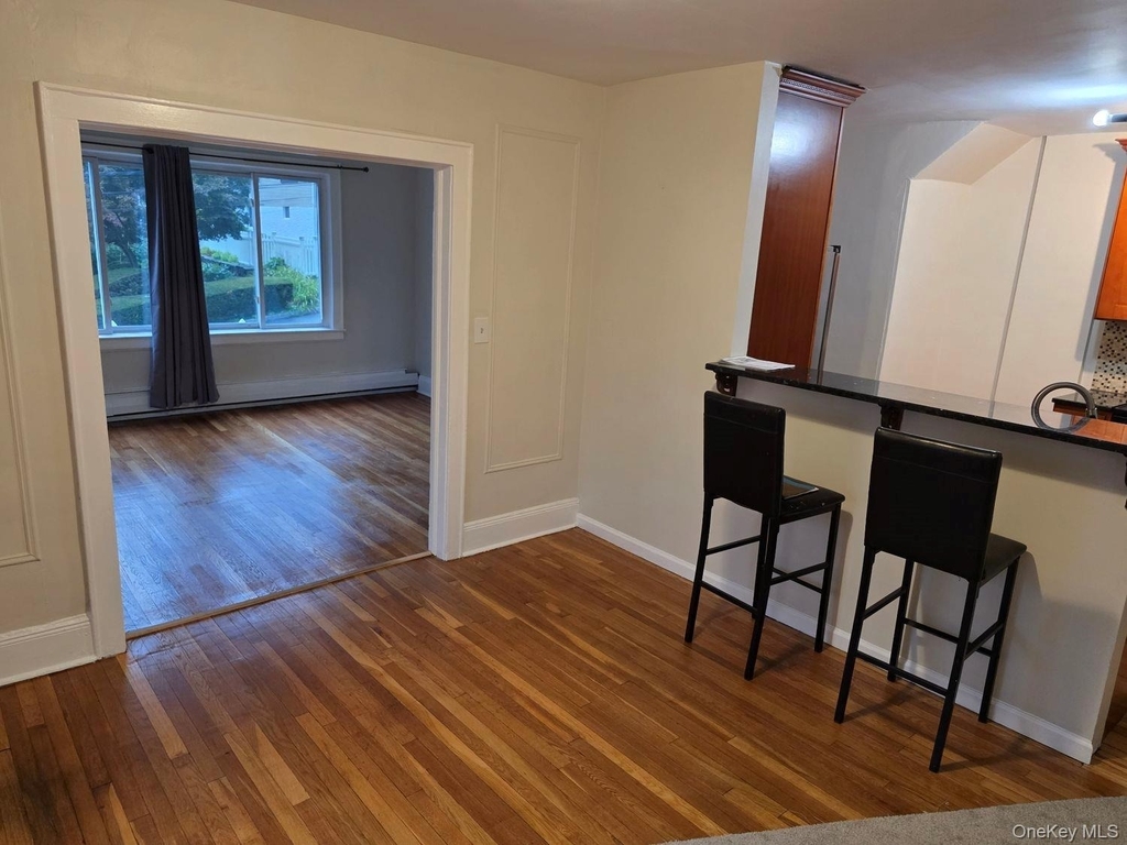 98 Bushey Avenue - Photo 5