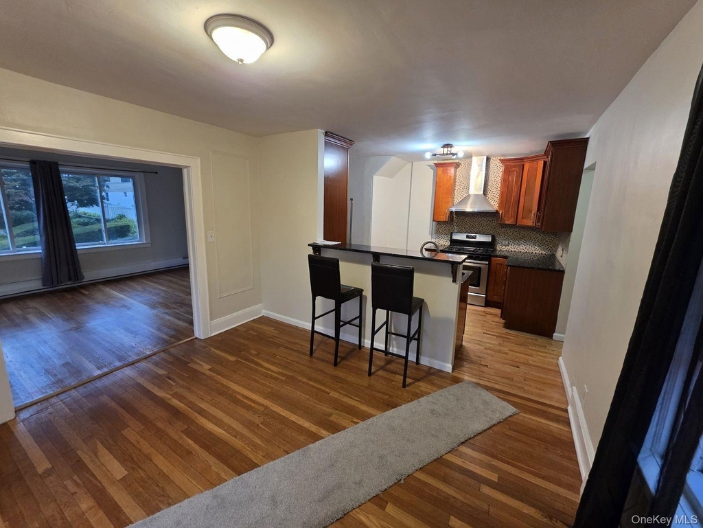 98 Bushey Avenue - Photo 3