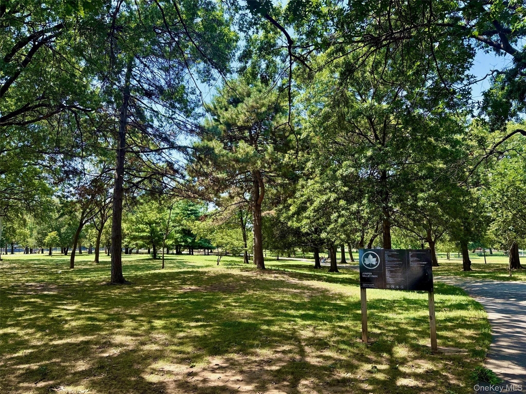 5811 84th Place - Photo 7
