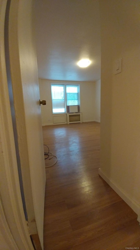 4107 Bowne Street - Photo 2