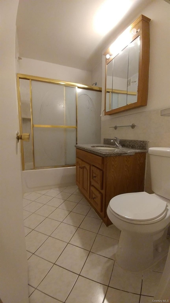 4107 Bowne Street - Photo 4