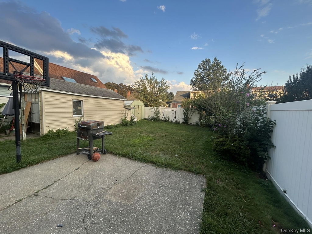 76 Robinwood Avenue - Photo 12