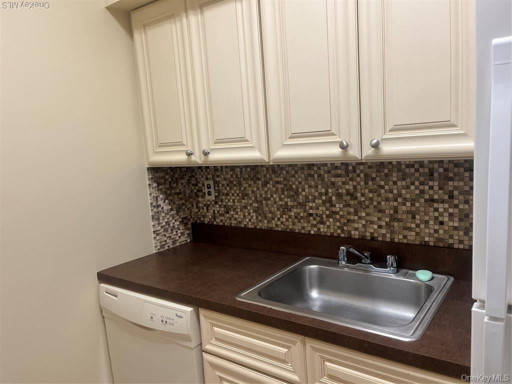 725 Miller Avenue - Photo 6