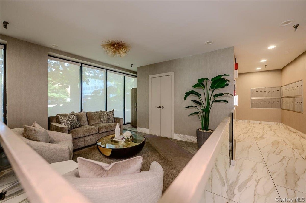 141 Great Neck Road - Photo 2