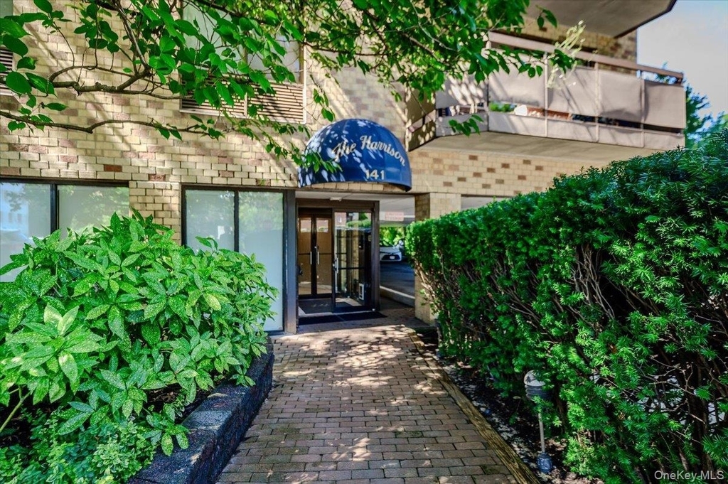 141 Great Neck Road - Photo 1