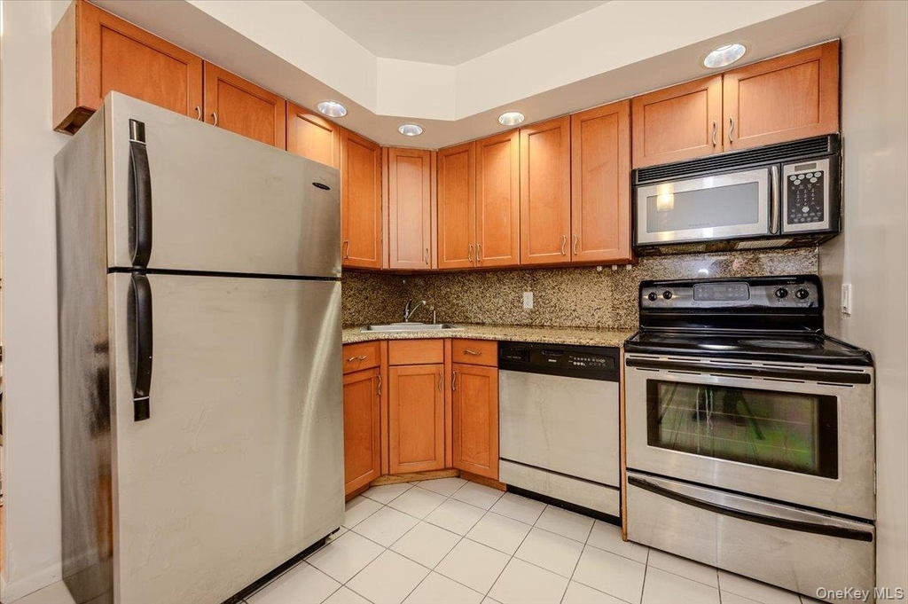 141 Great Neck Road - Photo 11