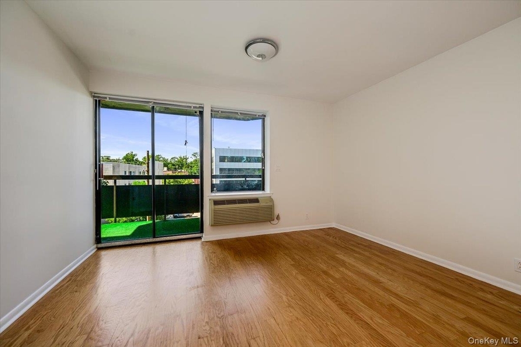 141 Great Neck Road - Photo 8