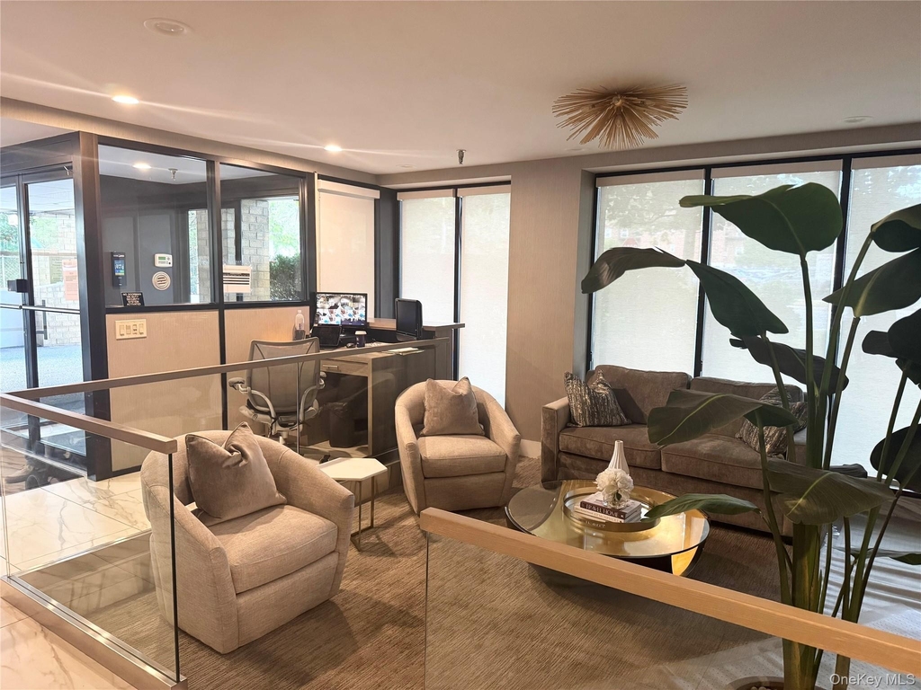 141 Great Neck Road - Photo 3