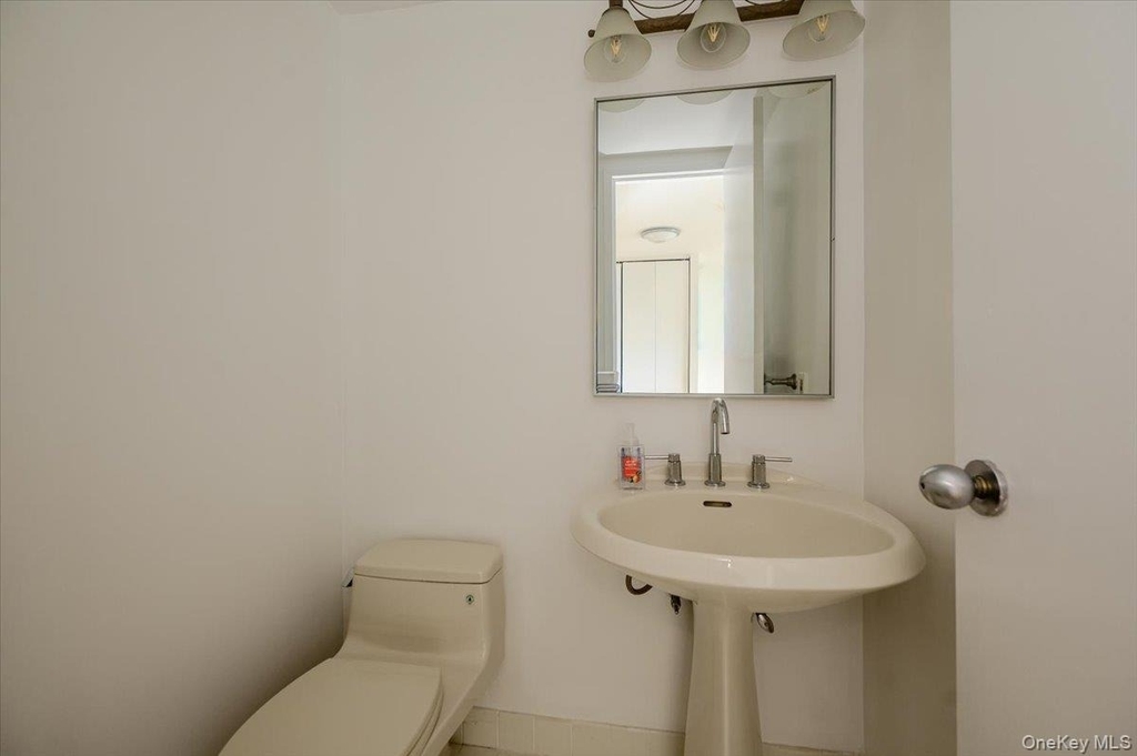 141 Great Neck Road - Photo 22