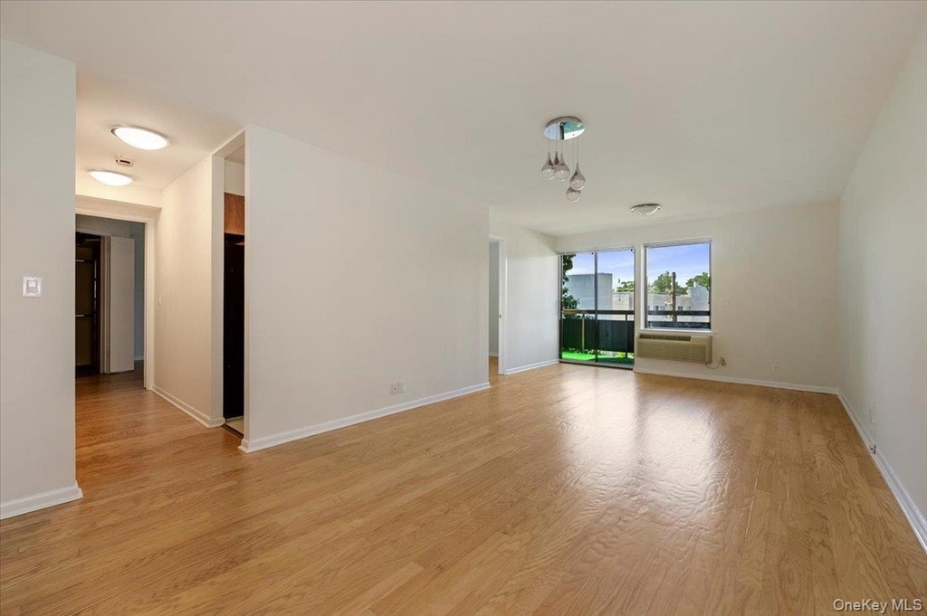 141 Great Neck Road - Photo 5