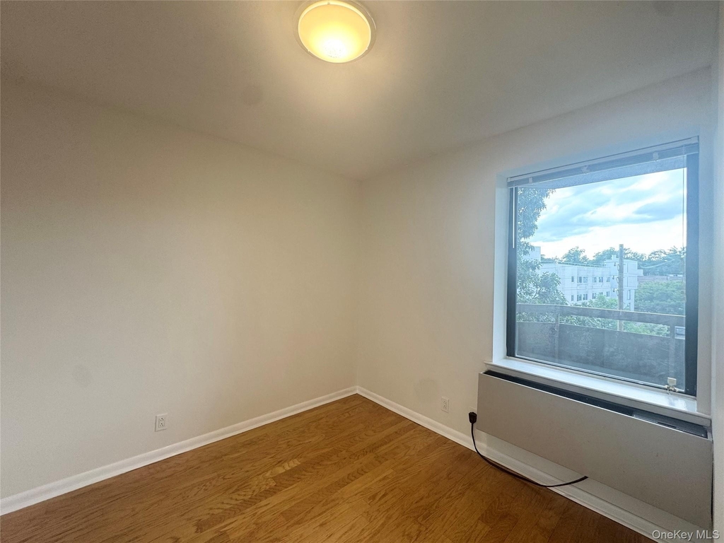 141 Great Neck Road - Photo 10