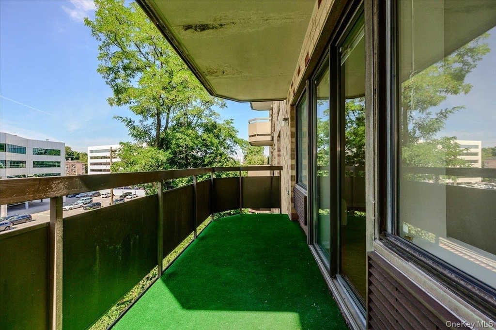 141 Great Neck Road - Photo 9