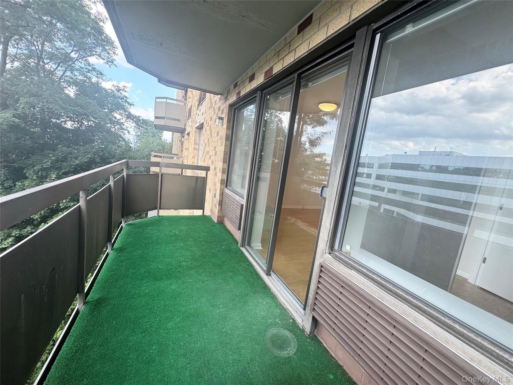141 Great Neck Road - Photo 18