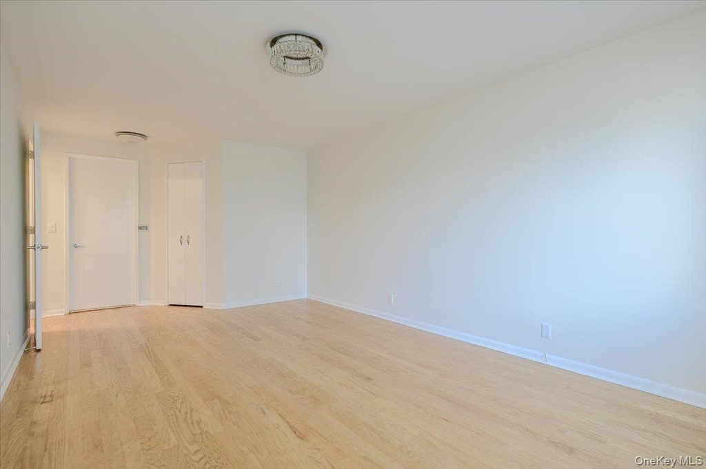 141 Great Neck Road - Photo 15