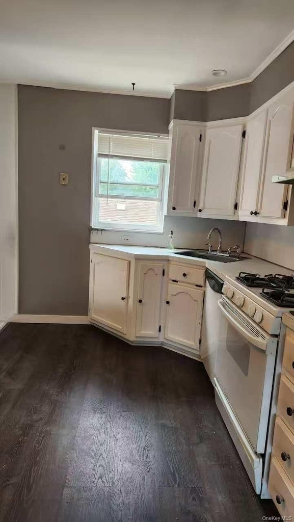 18-08 Murray St  2fl - Photo 8