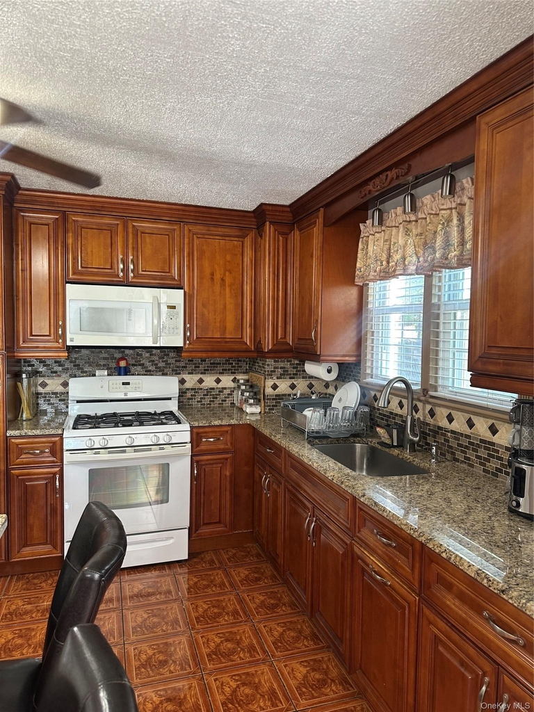 242 Sommerville Place - Photo 5