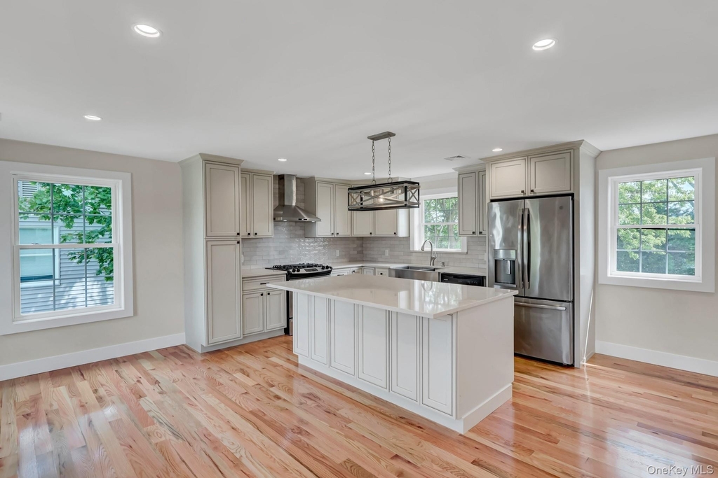 25 Sunnybrook Drive E - Photo 1
