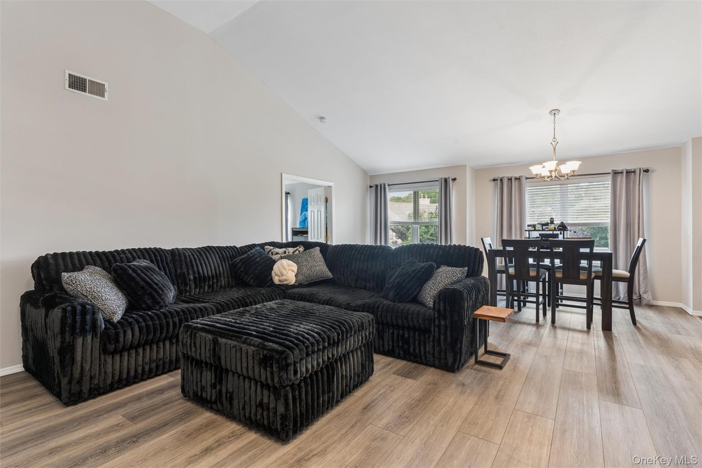 3002 Willow Pond Drive - Photo 4