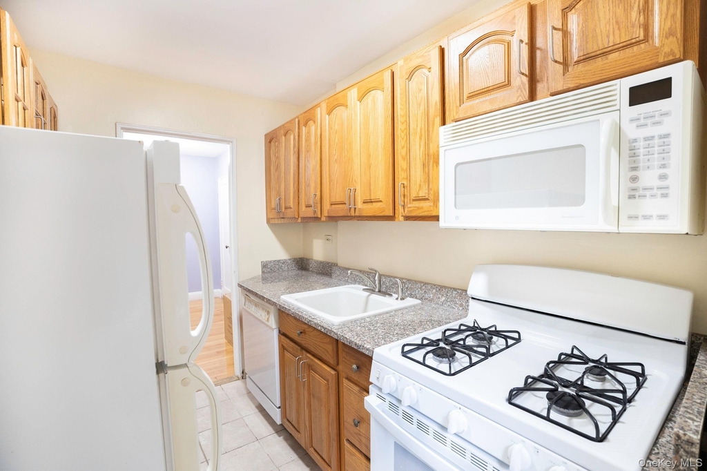 102-55 67 Road - Photo 7