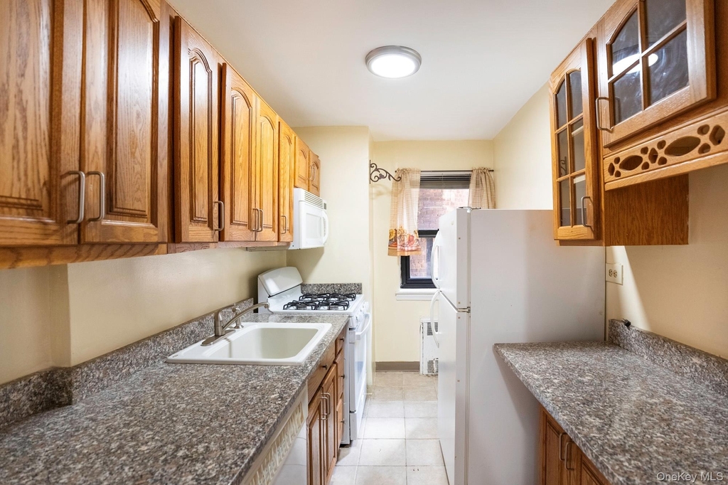 102-55 67 Road - Photo 6