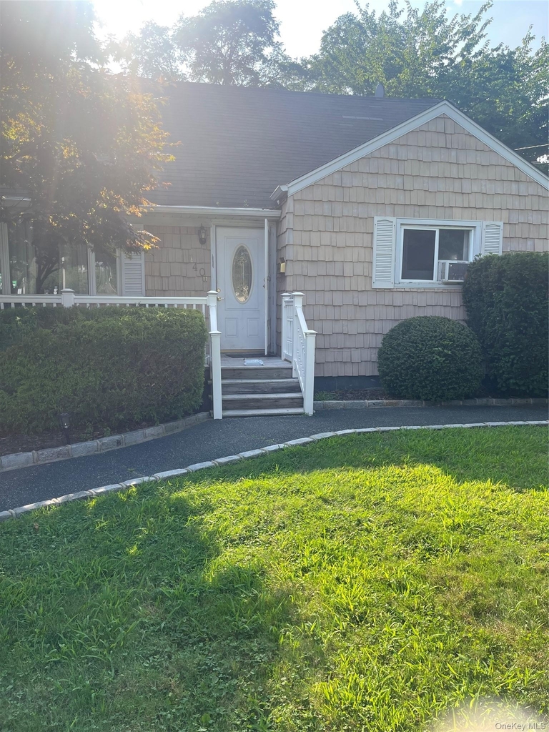 140 Nassau Avenue - Photo 0