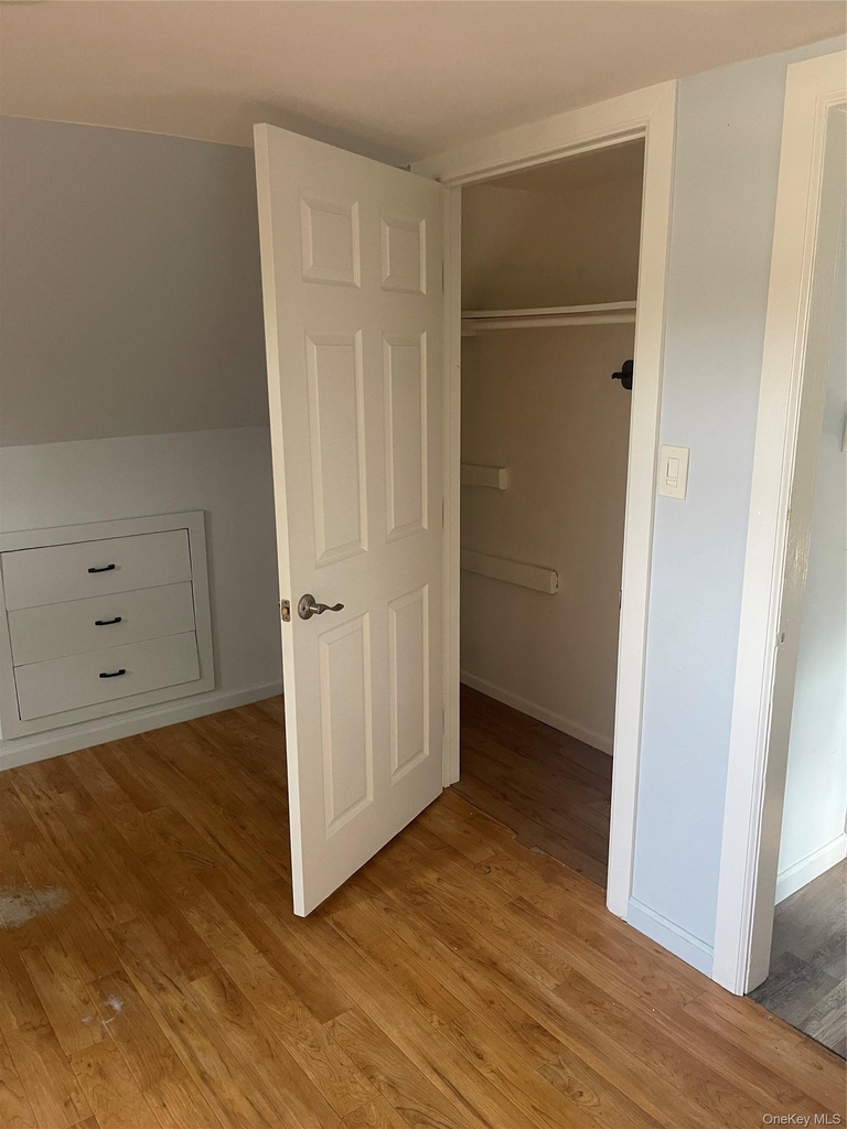 140 Nassau Avenue - Photo 4