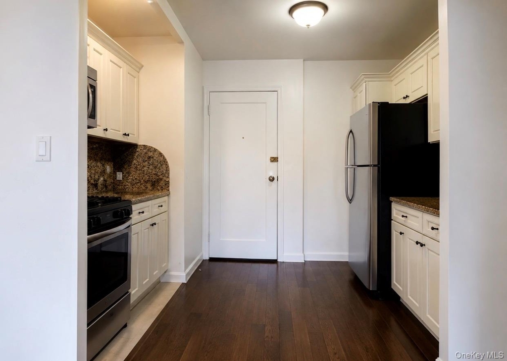 37-30 83rd Street - Photo 2