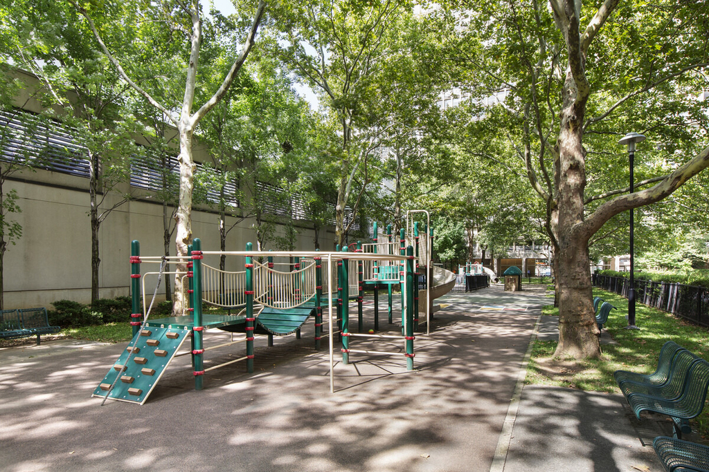 333 E 30th Street - Photo 26
