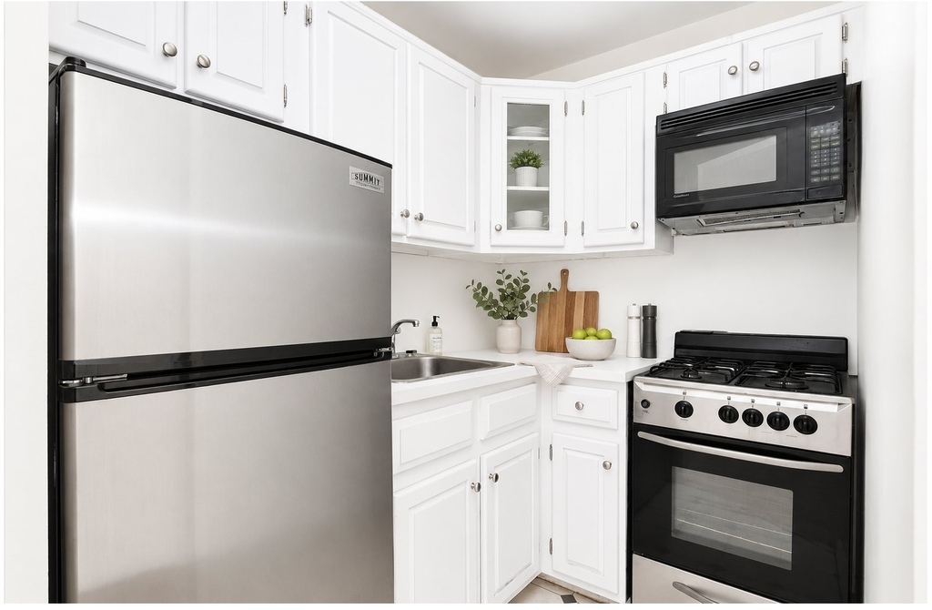 112 W 73rd Street - Photo 0