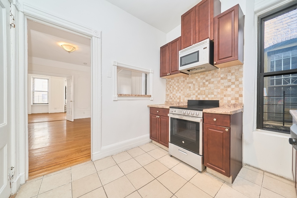 414 E 89th Street - Photo 4