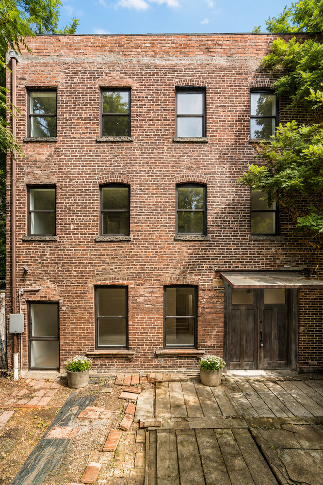 197 Bainbridge Street - Photo 0