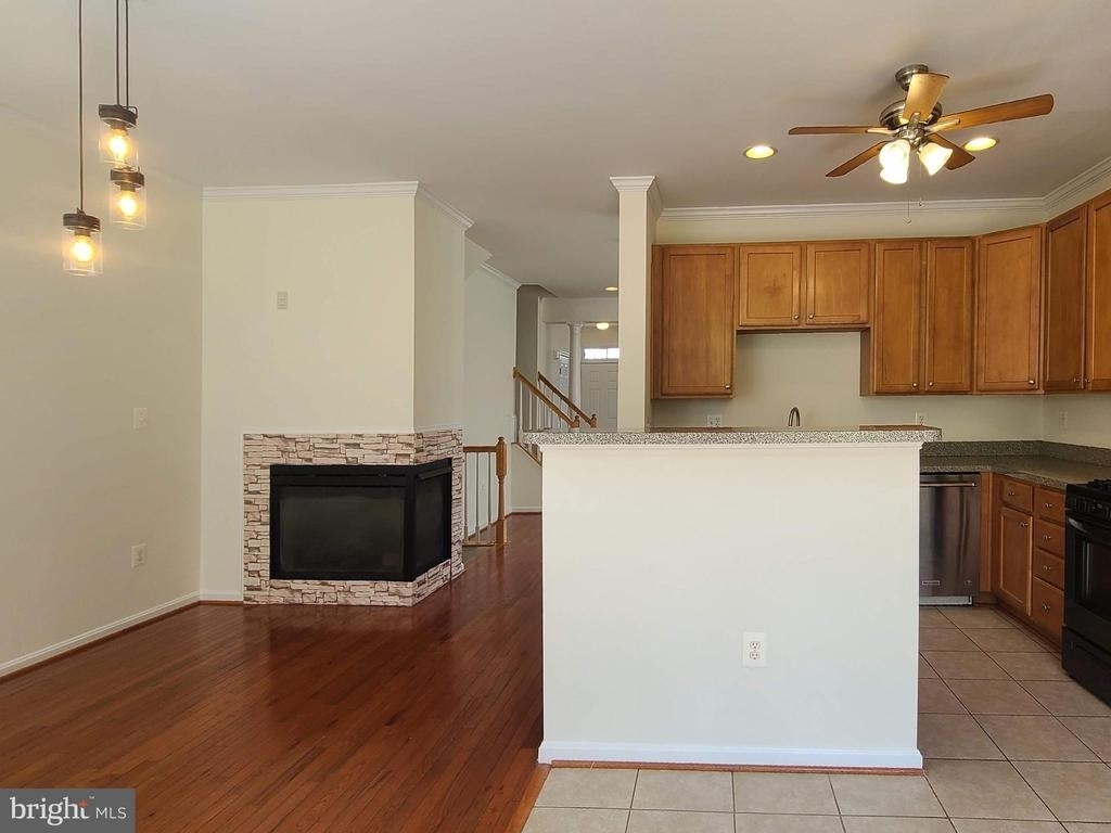 210 Hillside Court - Photo 12