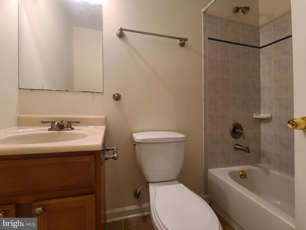 210 Hillside Court - Photo 27