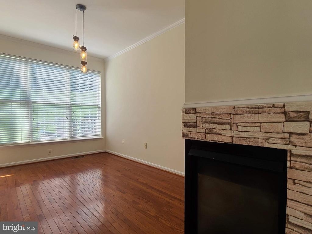210 Hillside Court - Photo 9