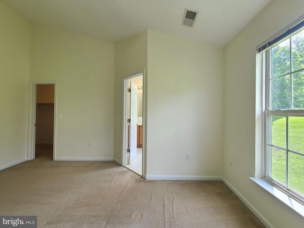 210 Hillside Court - Photo 18