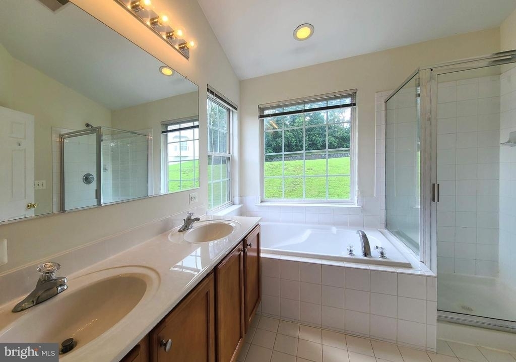 210 Hillside Court - Photo 20