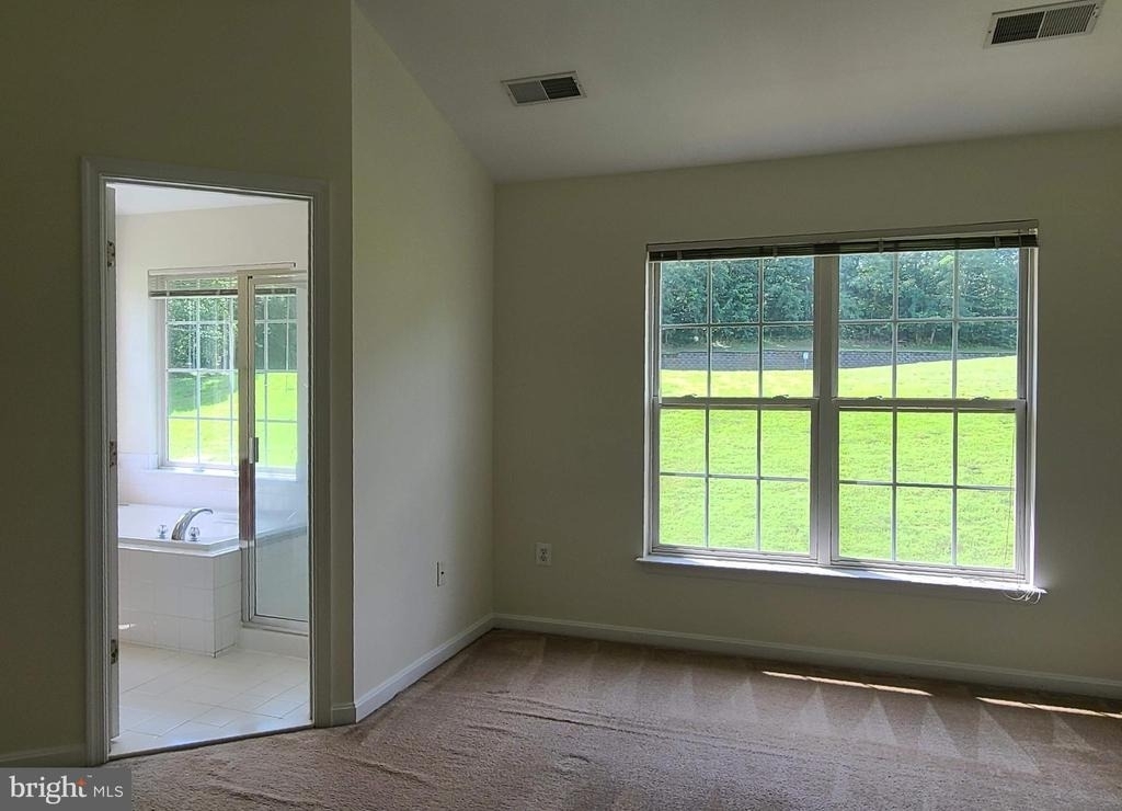 210 Hillside Court - Photo 17