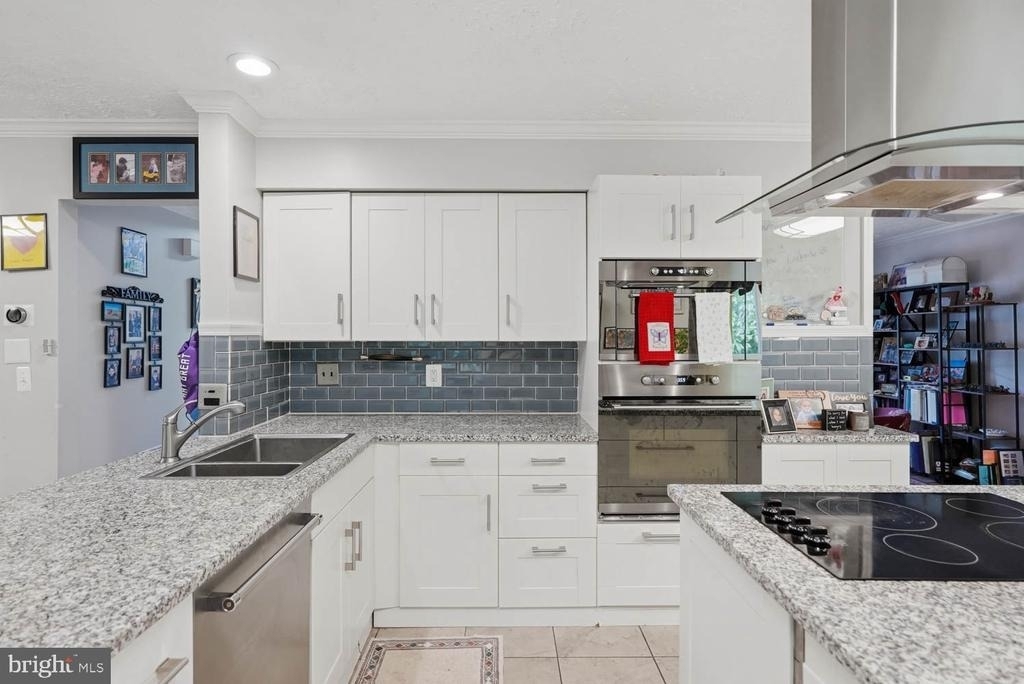 12844 Valleyhill Street - Photo 9