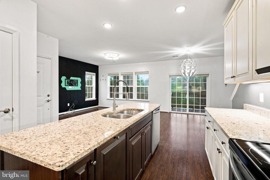 13913 Hollow Wind Way - Photo 15