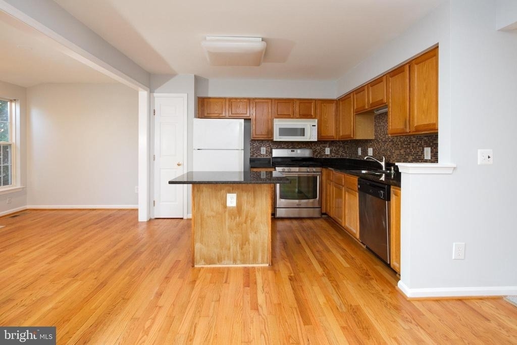 44877 Grove Terrace - Photo 17