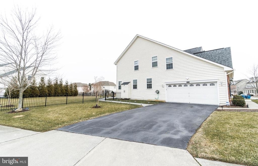 21934 Blackheath Way - Photo 36