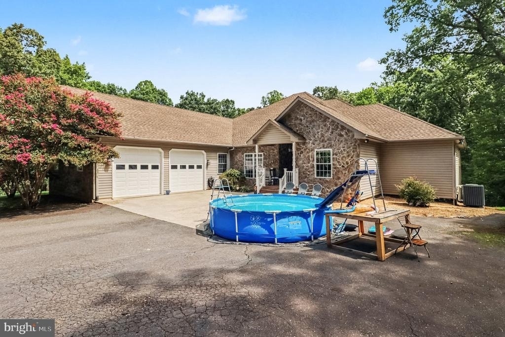520 Oak Grove Drive - Photo 0
