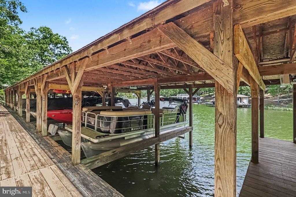 520 Oak Grove Drive - Photo 1