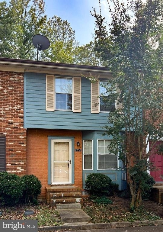 16136 Clarence Court - Photo 0