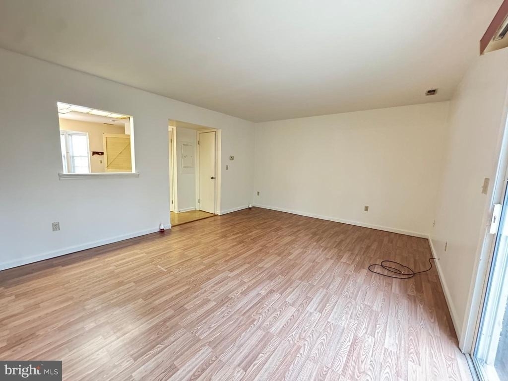 16136 Clarence Court - Photo 4