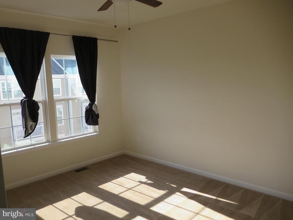 13609 Air And Space Museum Parkway - Photo 15