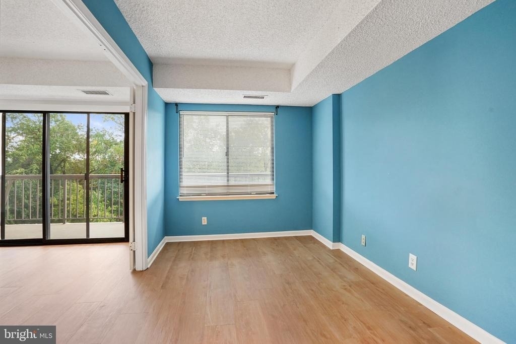 3800 Powell Lane - Photo 8