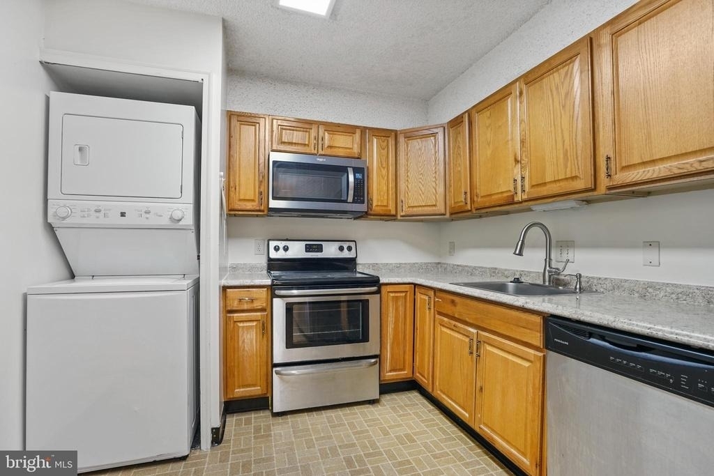 3800 Powell Lane - Photo 4