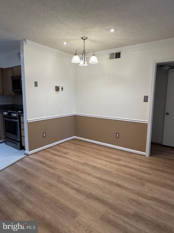 3115 Patrick Henry Drive - Photo 2