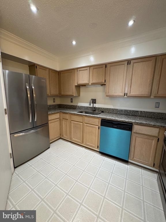 3115 Patrick Henry Drive - Photo 3
